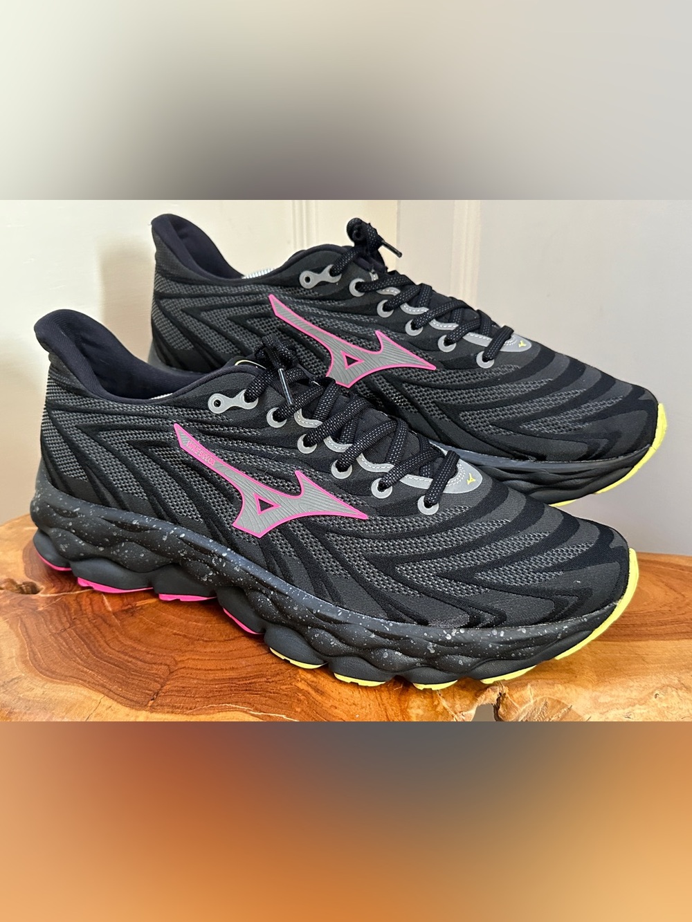 Mizuno Wave Sky 8